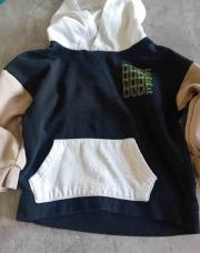 pull primark  T 4/5 ans